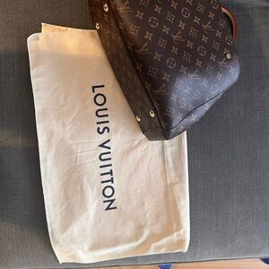 Louis Vuitton Montaigne MM